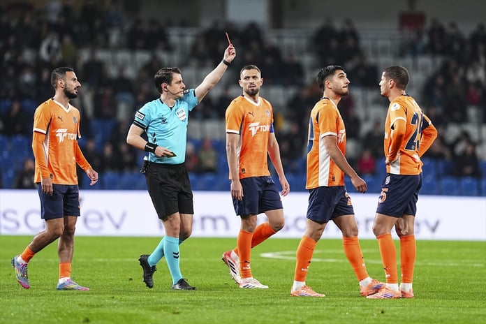 Erken kırmızı kart ve Visca'nın sakatlığı