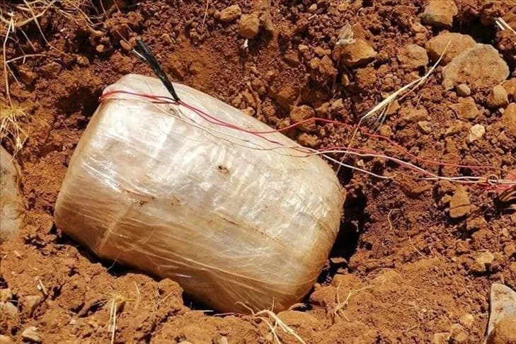 Diyarbakır’da polis aracının geçişi sırasında EYP patladı