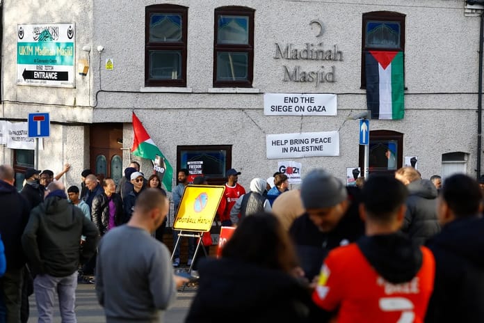 İngiltere'de camilere düzenlenen saldırılarda artış yaşanıyor