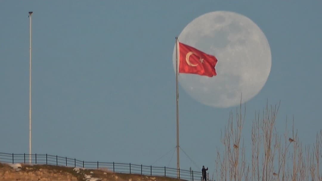 Van Kalesi’nde dolunay şöleni: Tarih ile birleşti