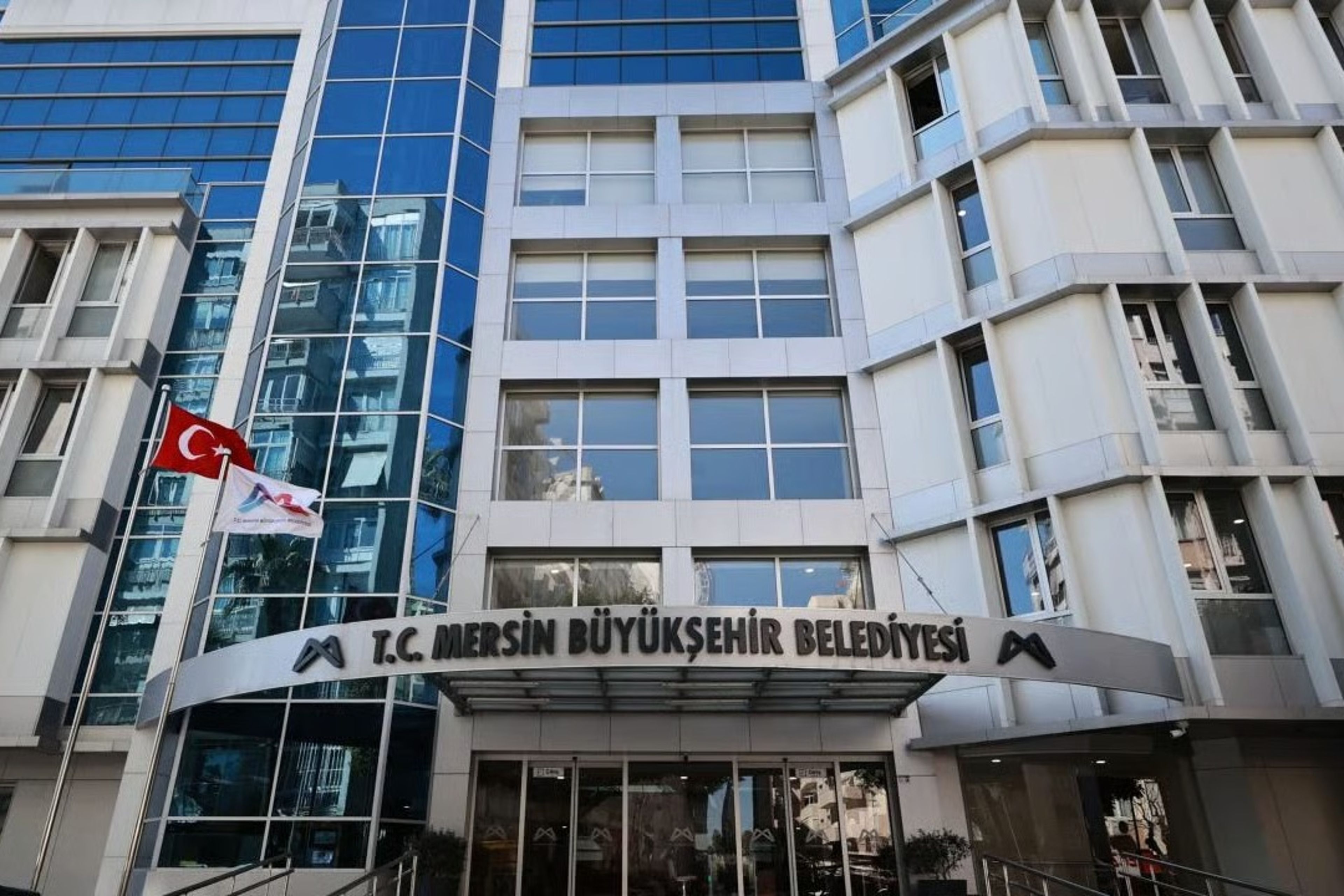 Mersin Yenişehir Belediyesi’nde yolsuzluk operasyonu! 33 gözaltı