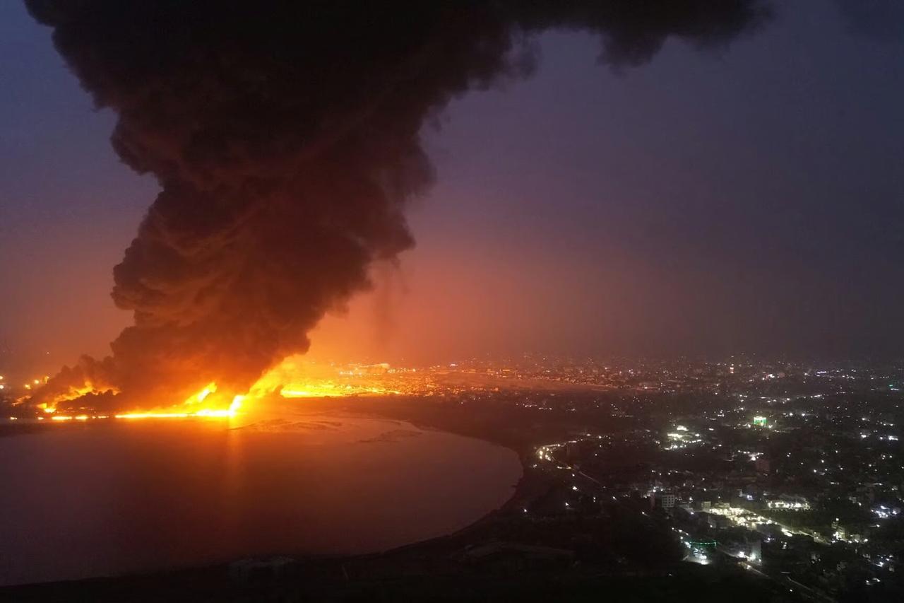 İsrail ordusu Yemen'e hava saldırıları düzenledi