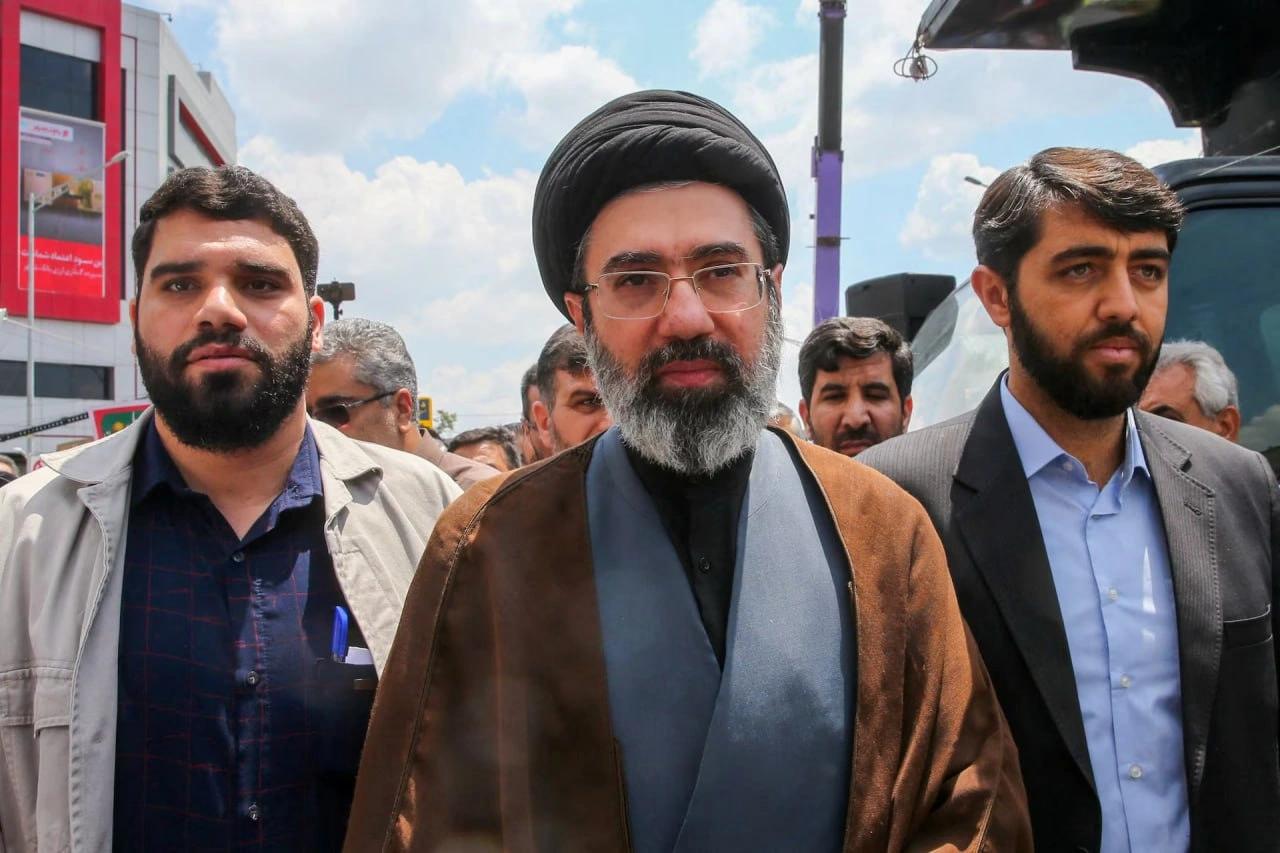 Mücteba Hamaney'in babasının cenazesine gizlice katıldığı ortaya çıktı