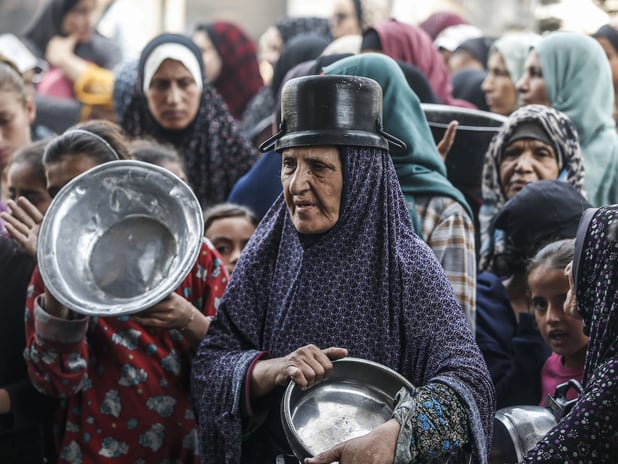 ABD destekli yardım kuruluşu direktörü Gazze'ye yardım göndermeye hazırlanırken görevinden aniden istifa etti