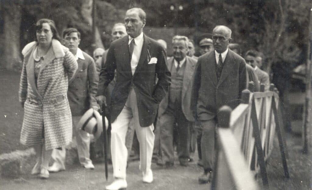 10 Kasım Atatürk fotoğrafları ve şiirleri