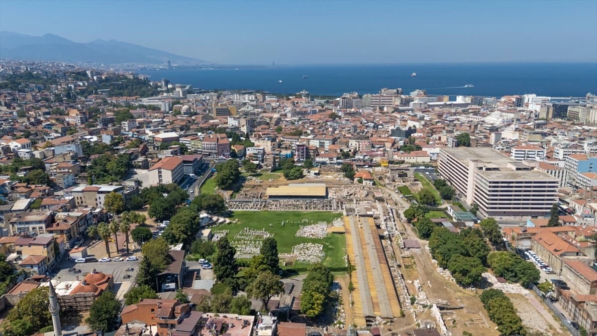 Smyrna Antik Kenti'nde yeni bulgular gün yüzüne çıkarıldı