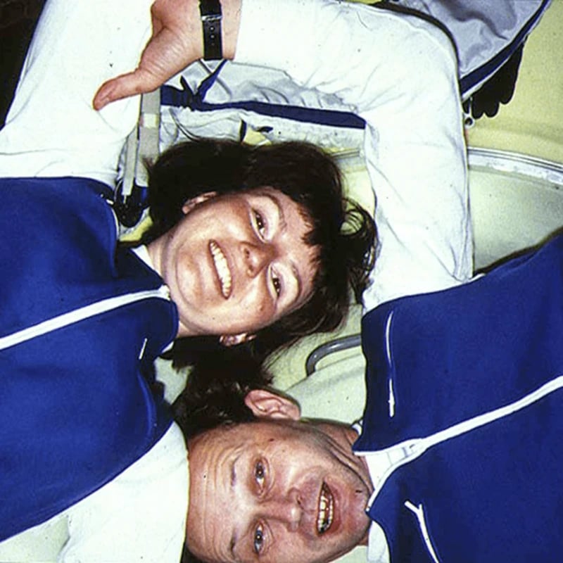 İngiliz astronot Helen Sharman, mikro yerçekiminde çok az koku olduğunu söylüyor