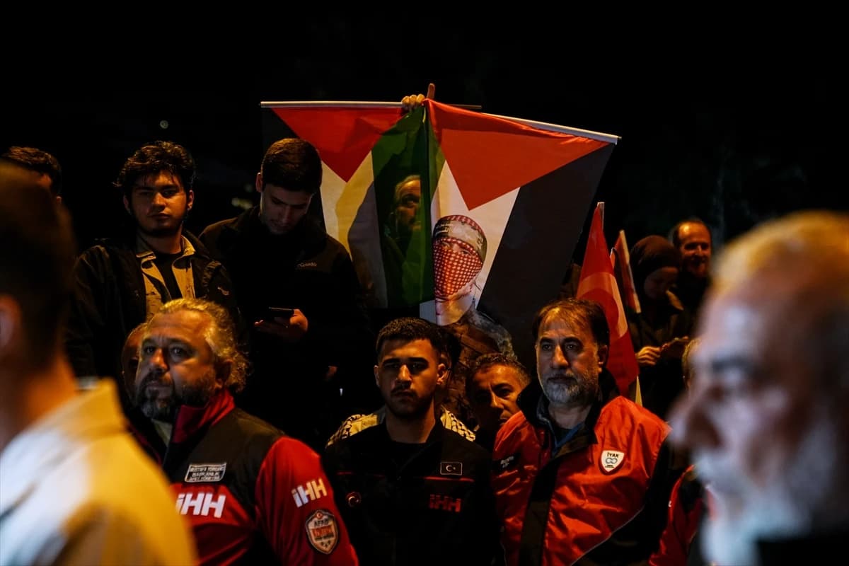 İstanbul'da İsrail'e karşı araç konvoyuyla Gazze ve idam yasası protestosu