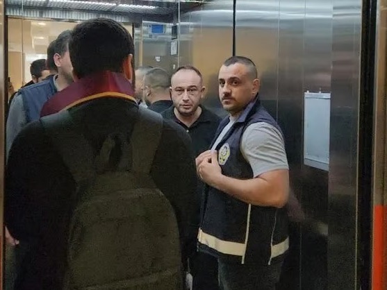 Dolandırıcılıktan tutuklanan hükümlünün sevgilisi dolandırıldı