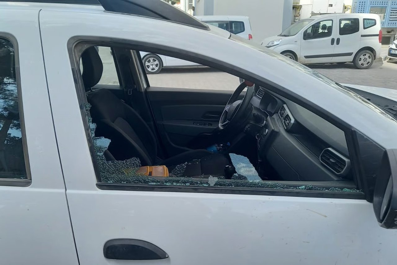 Dicle Elektrik ekiplerine saldırı: 2 personel yaralandı