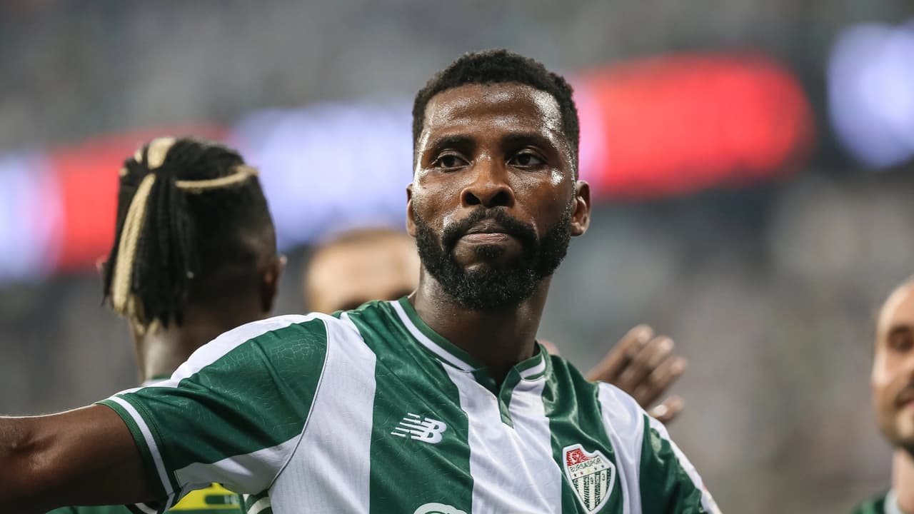 Bursaspor'un süper golcüsü sahnede