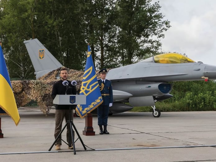 Hollanda, Ukrayna'ya son F-16 savaş uçağını teslim ediyor