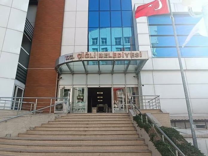 Çiğli Belediyesi'nde mali kriz: 1 milyar TL açık