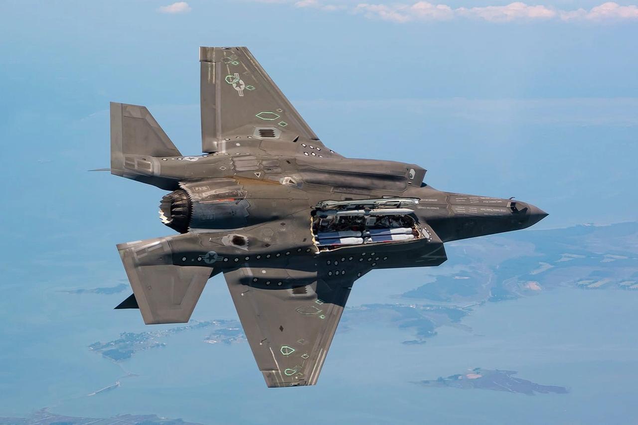 F-35B, sekiz StormBreaker mühimmatını aynı anda fırlattı
