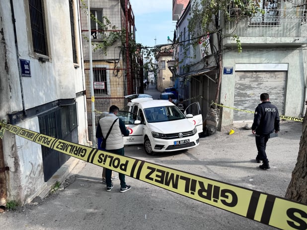 Kızılay çalışanına silahlı saldırı: İzmir'de yemek dağıtırken vuruldu