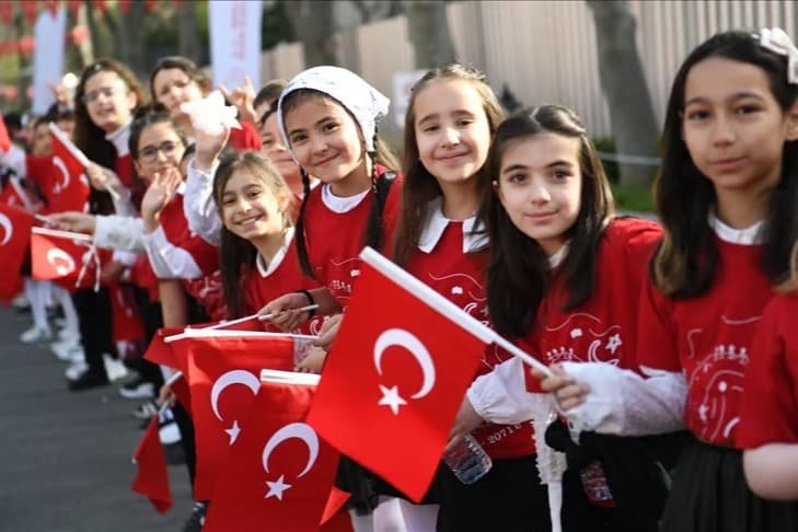 Okullarda "Bayrak Sevgisi" teması
