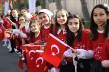 Okullarda ikinci dönem Bayrak Sevgisi temasıyla başlıyor