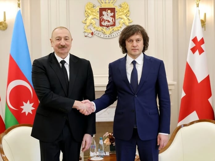 Aliyev'in Gürcistan ziyaretinde hangi mesajlar verildi?