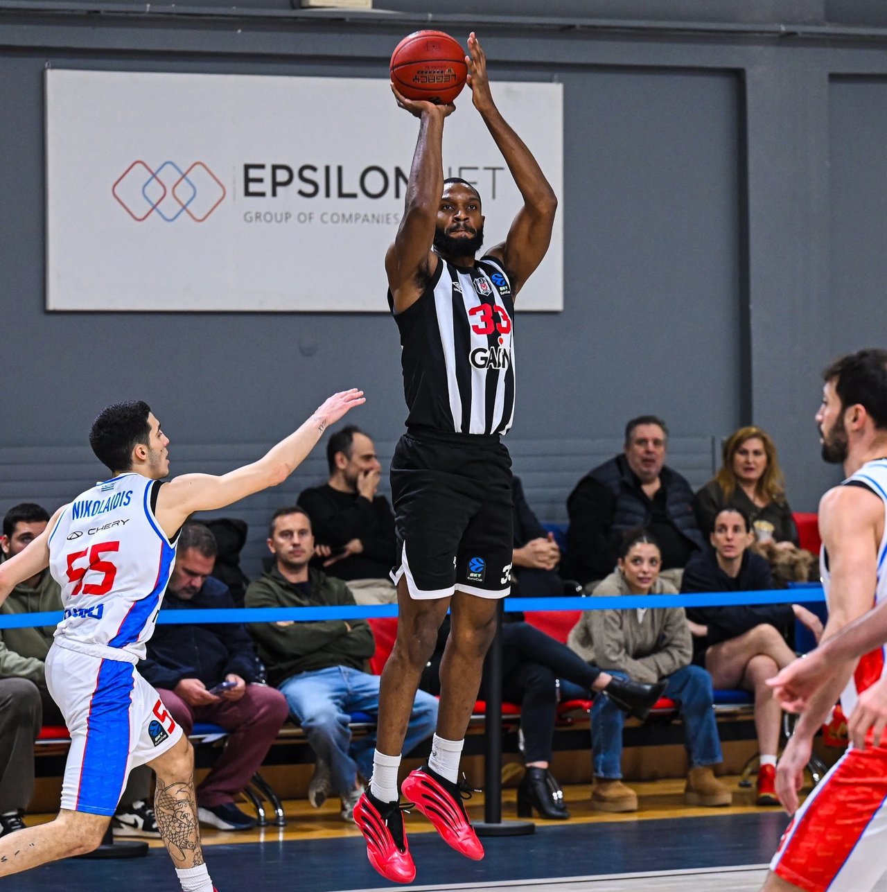 Beşiktaş üstünlüğü