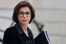 Fransız polisi yolsuzluk iddialarıyla gündeme gelen Kültür Bakanı'nın evini aradı