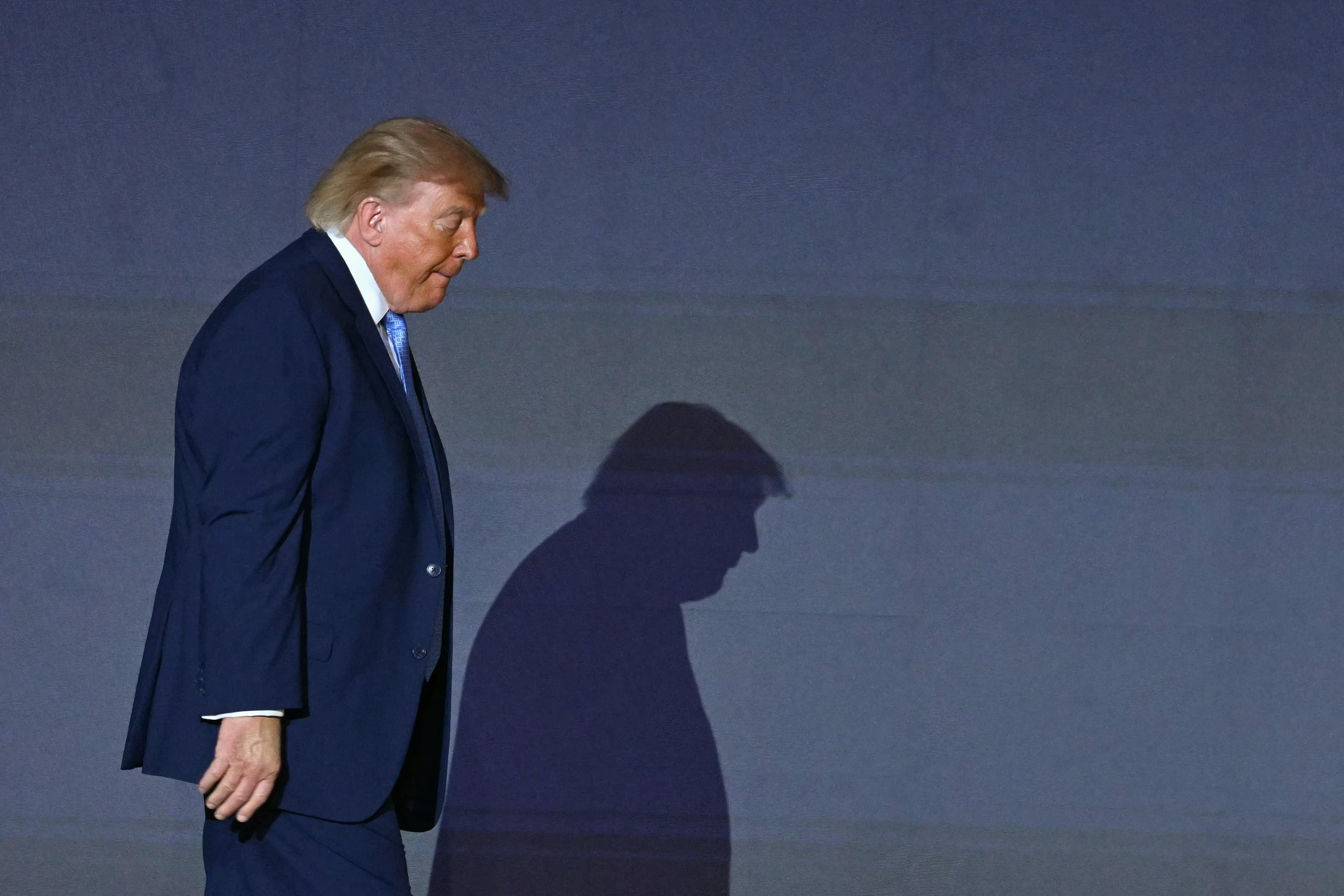 Trump Weighs Diesel Export Ban Ahead of Midterms