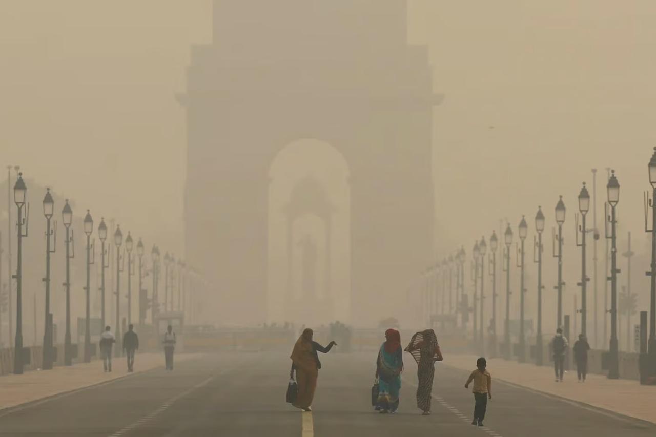 Yeni Delhi'de hava kirliliği uçak seferlerini vurdu