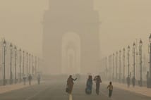 Yeni Delhi'de hava kirliliği uçak seferlerini vurdu