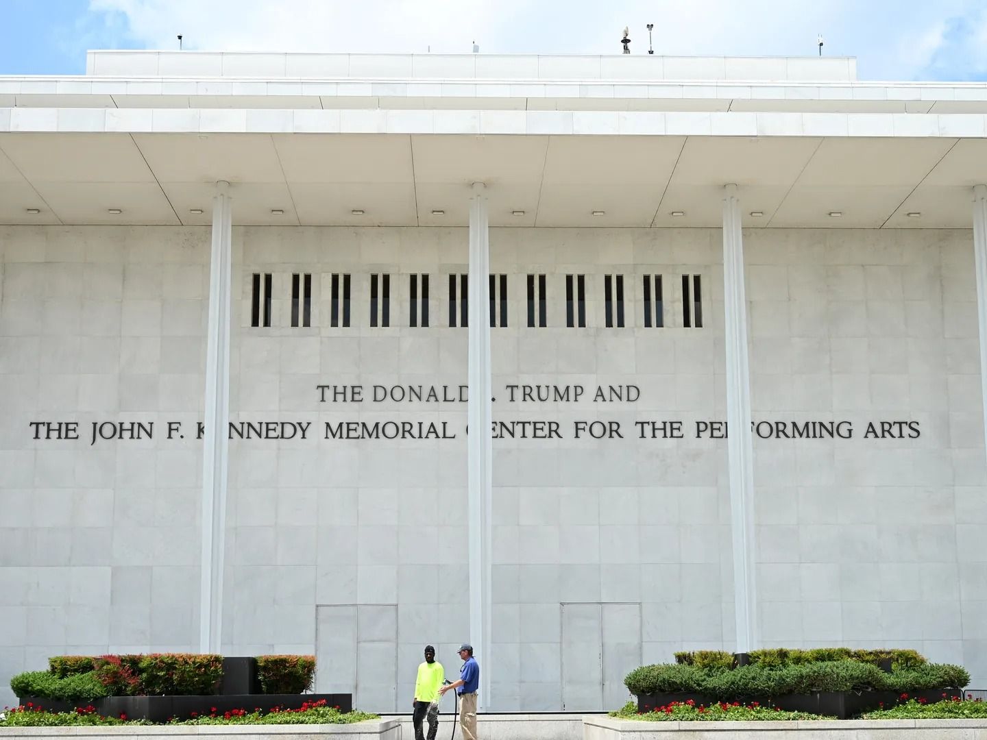 ABD Başkanı Donald Trump'ın adı Kennedy Center'dan kaldırılıyor
