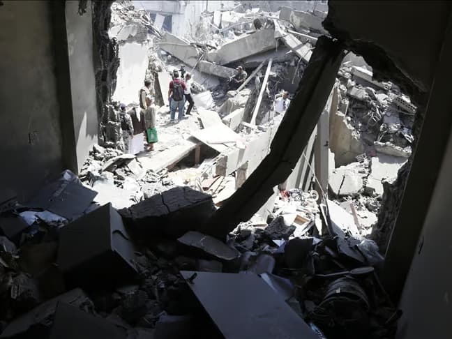 İsrail Yemen'e saldırdı