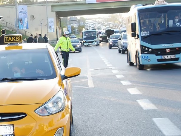 Büyükşehirlerde vergi düzenlemesi: Taksi ve dolmuşlara vergi geliyor