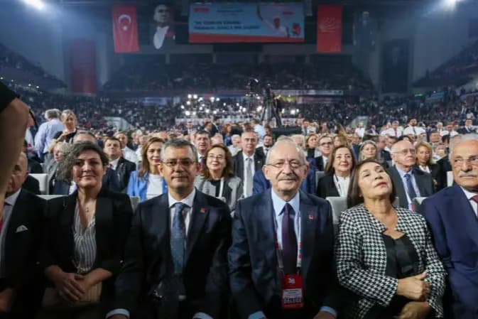 Özel 1171 oyla seçildi, Kurultayı 1 imza farkla toplayabilecek