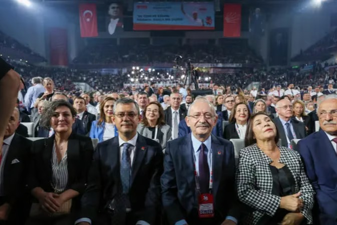 Özel 1171 oyla seçildi, Kurultayı 1 imza farkla toplayabilecek