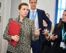 Frederiksen'den Grönland'a destek ziyareti