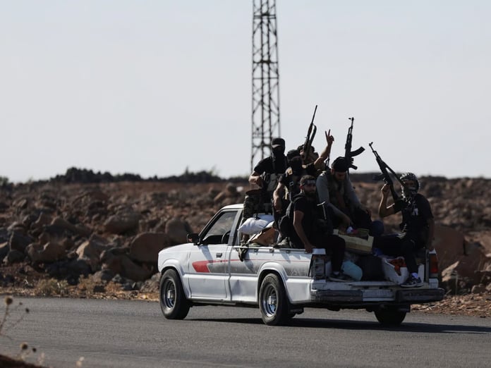 Süveyda'da yasadışı silahlı gruplardan saldırı