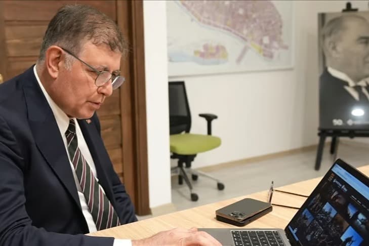 Cemil Tugay hangi yüzle kalacaktı ki?