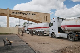 Iraq Using Fleet of Trucks to Bypass Strait of Hormuz