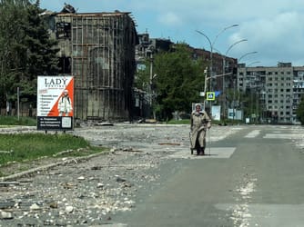 Ukraine Battles Encirclement in Donetsk