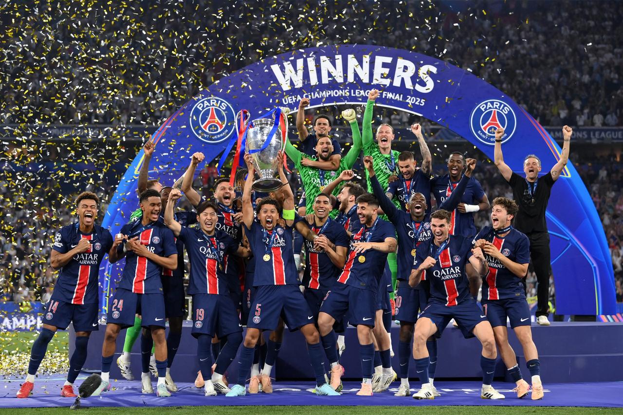 Paris Saint-Germain tarih yazdı: Şampiyonlar Ligi kupası ilk kez Fransa'ya gitti
