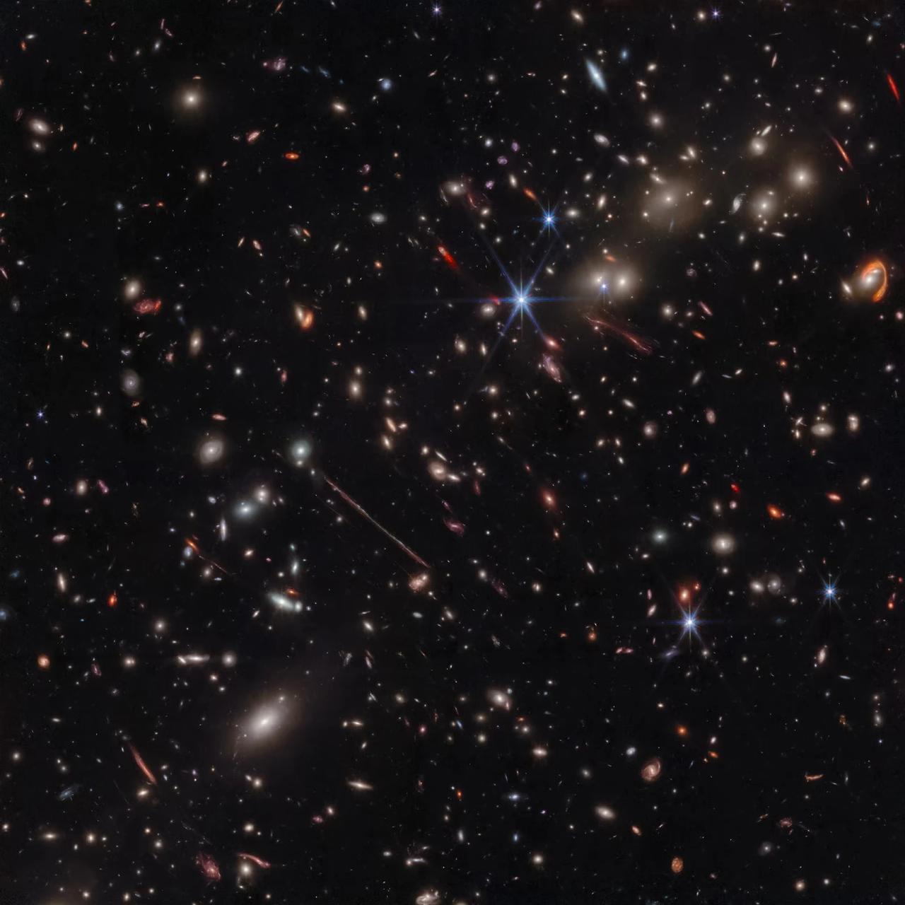 NASA evrenin sırlarını paylaştı: James Webb'den nefes kesen yeni görüntüler