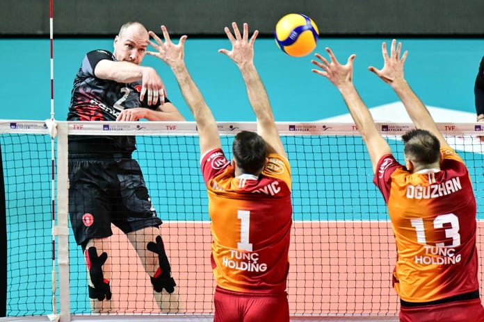 Efeler Ligi'nde şampiyonluk düellosu başlıyor