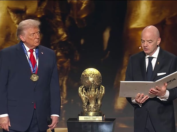 Trump'a 'Barış Ödülü' veren FIFA, kendi kurallarını ihlal etmekle suçlanıyor