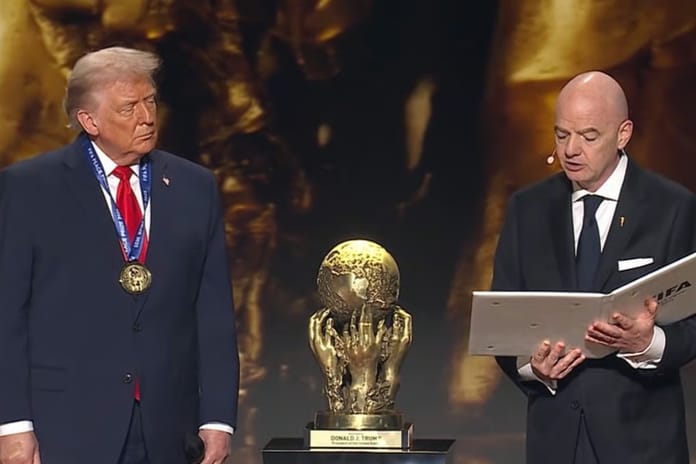 Trump'a 'Barış Ödülü' veren FIFA, kendi kurallarını ihlal etmekle suçlanıyor