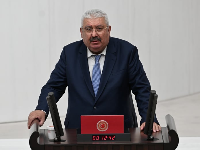 MHP'den Papa'nın Türkiye ziyaretine tepki: Bir tür şova dönüştürüldü