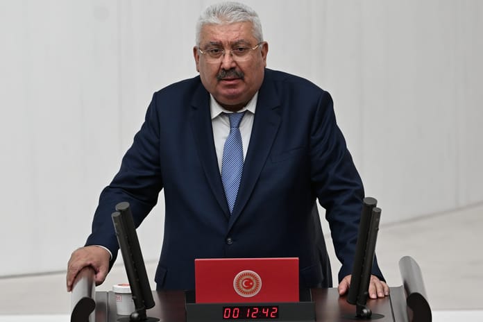 MHP'den Papa'nın Türkiye ziyaretine tepki: Bir tür şova dönüştürüldü