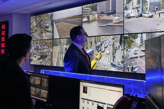 ABD Gizli Servisi New York’ta 100 binden fazla SIM kart ele geçirdi