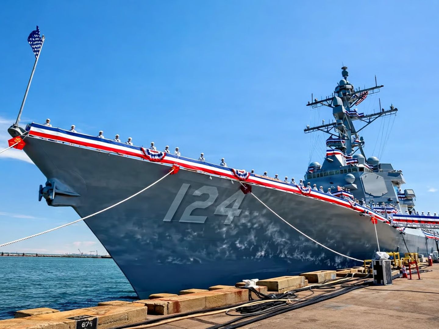 ABD Donanması DDG 124 güdümlü füze destroyerini hizmete aldı