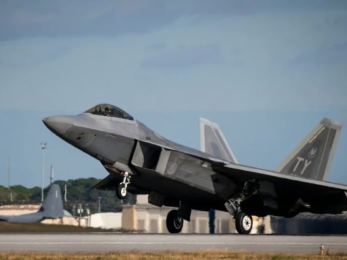 Trump, F-55 savaş uçağı ve F-22 Super yükseltmesini gündeme getirdi