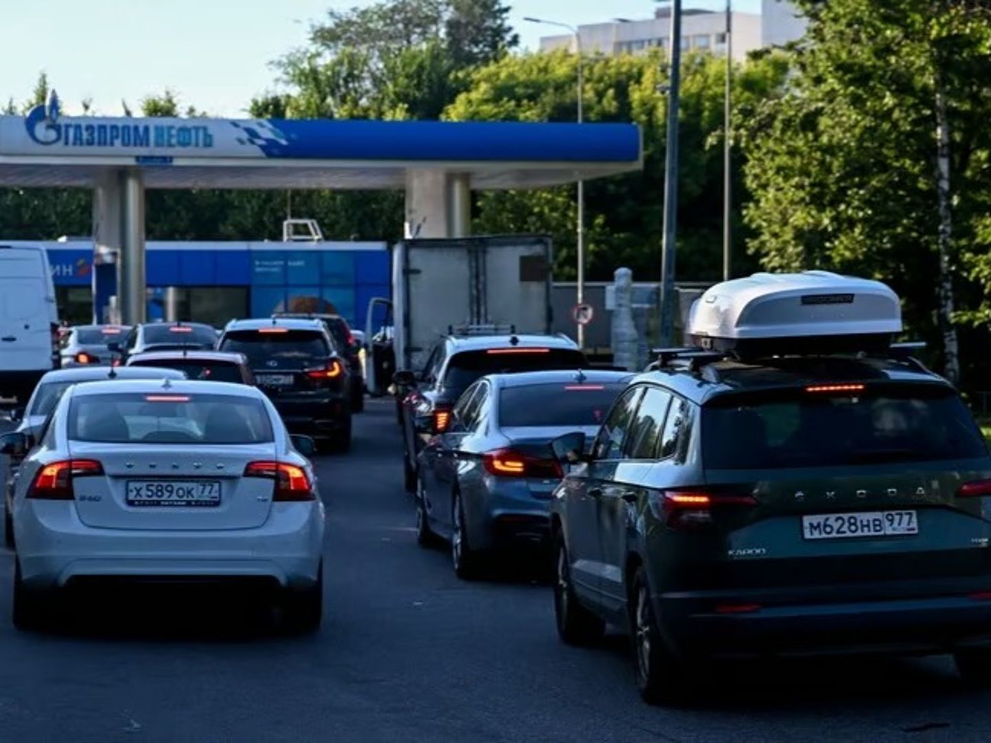 Rusya'da yakıt krizi büyüyor: Satış kısıtlaması uygulanan bölge sayısı 16'ya çıktı
