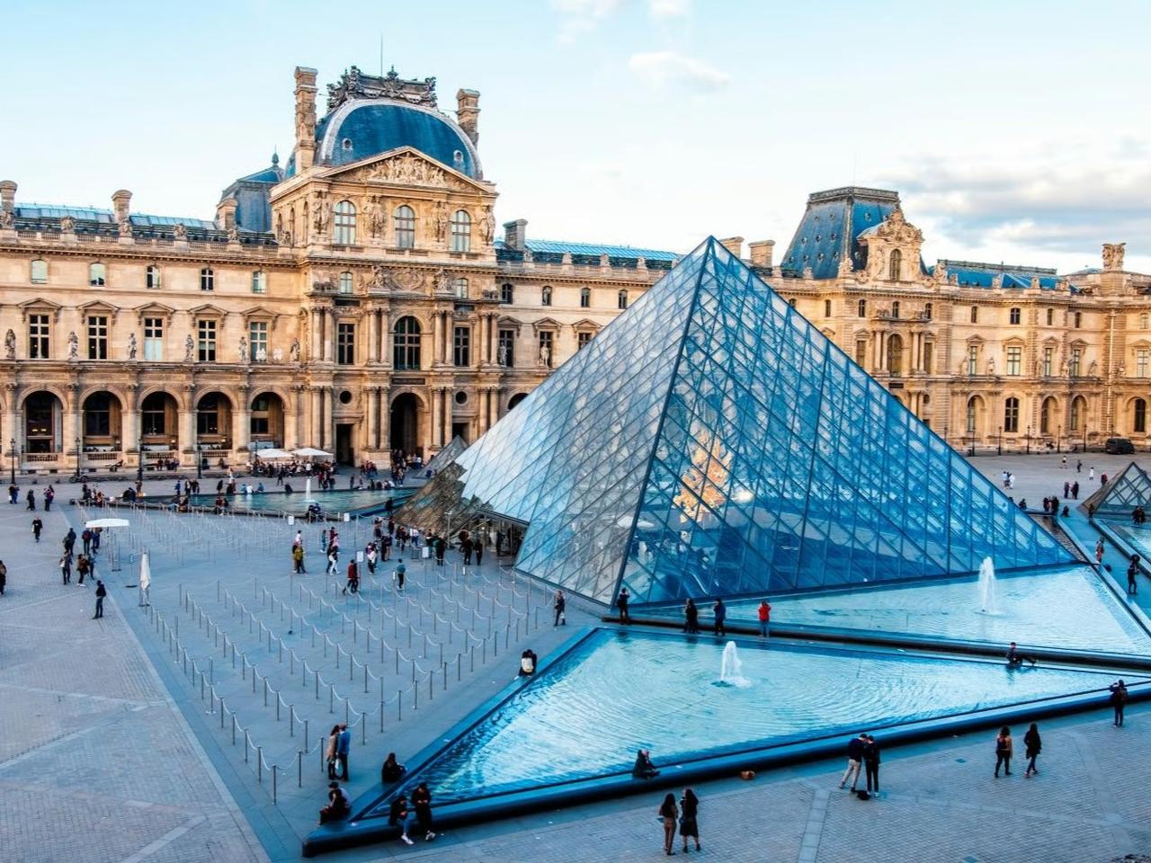 Louvre Müzesi girişine %45 zam kararı