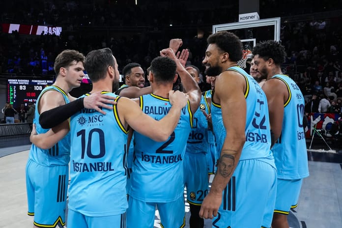 Euroleague'de çifte mesai: Fenerbahçe kazanırken Anadolu Efes haftayı mağlubiyetle kapattı